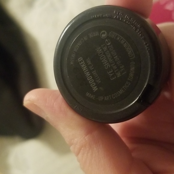 MAC shadow in woodwinked - Picture 2 of 2